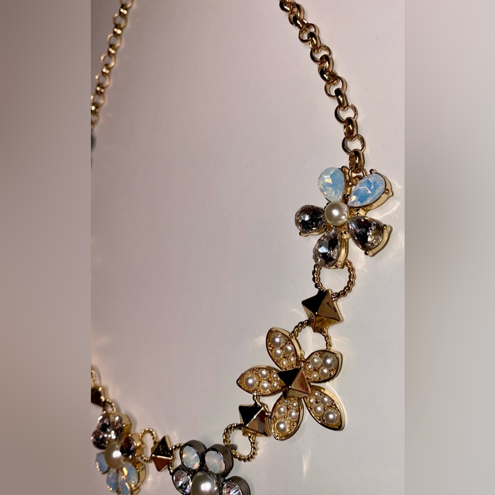 Betsey Johnson Flower Drama Bib Necklace - Picture 4 of 7